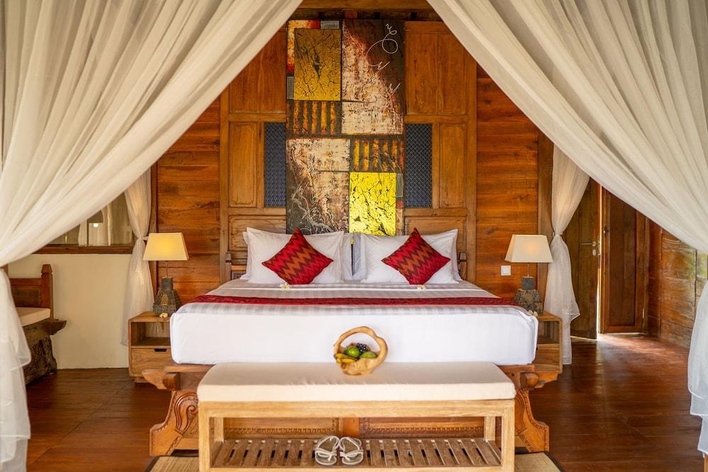 Sunia Jungle Room