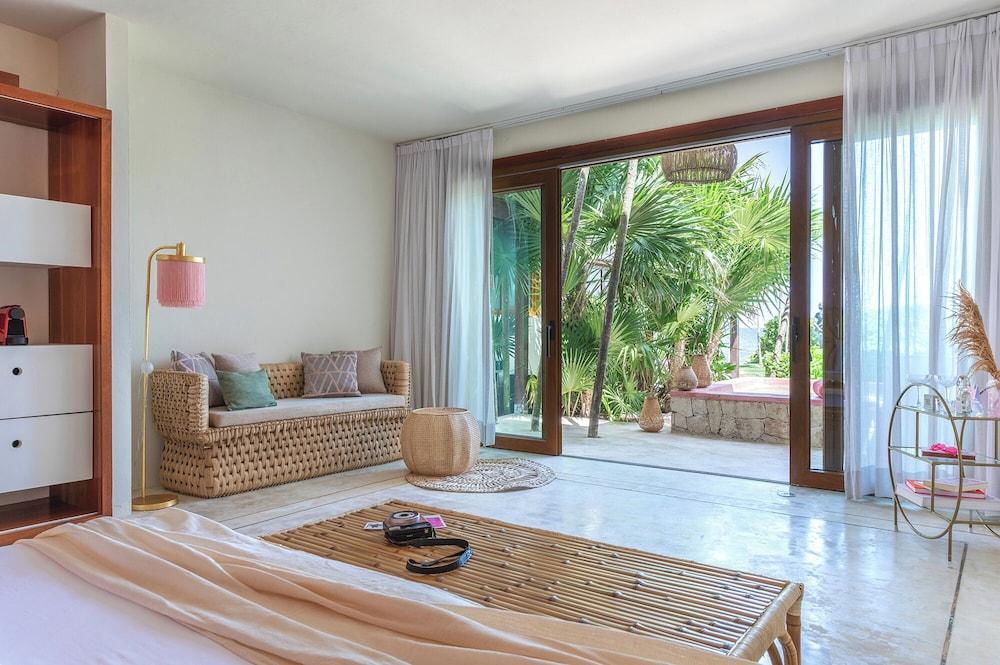 مي أمور تولوم، إيه سمول لاكشري هوتل - لبالغين فقط