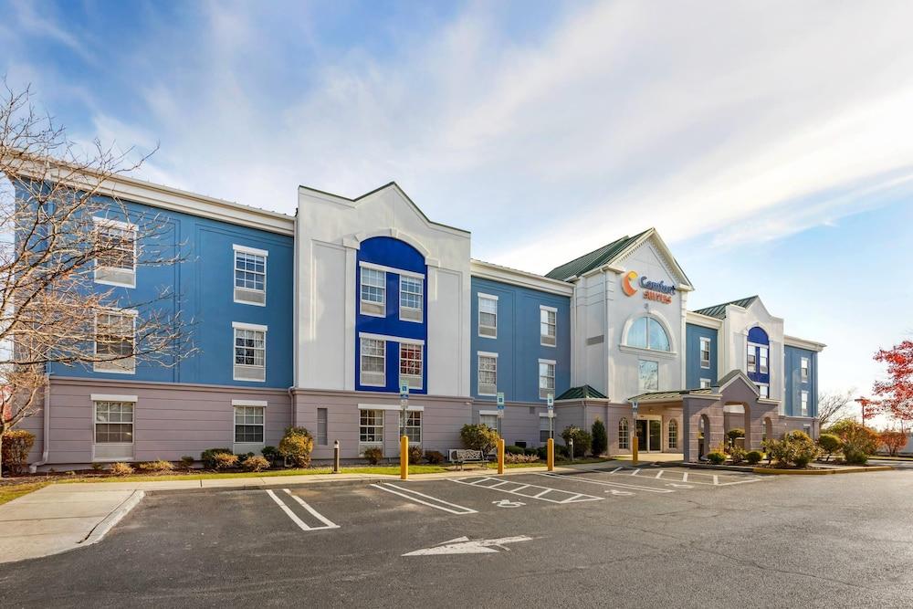 كومفرت سويتس إيست برنسويك - ساوث ريفر