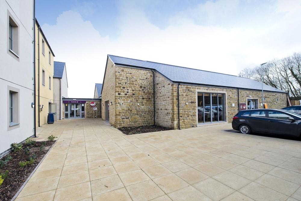 بريميير إن كوكرماوث