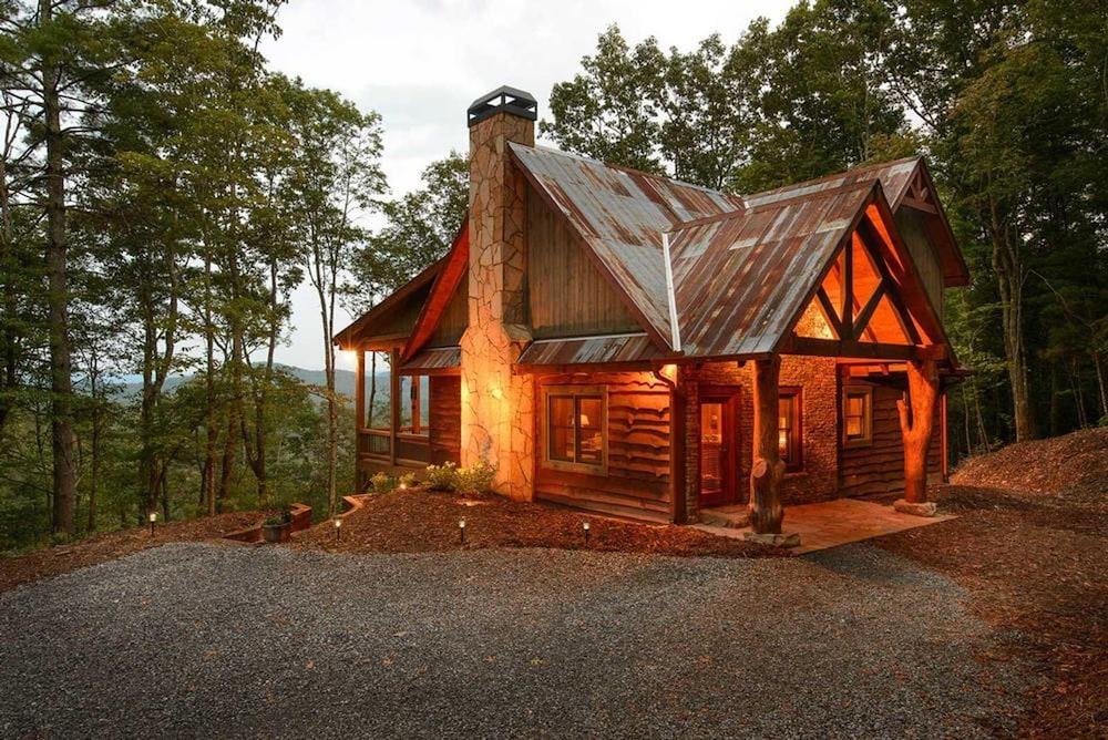Twin Pine Lodge by Escape to Blue Ridge