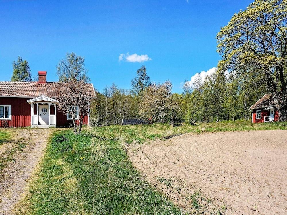 10 بيرسون هوليداي هوم إن ماريستاد