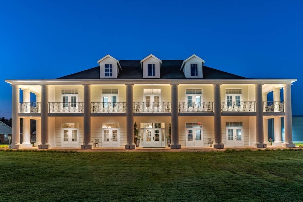 ليريك هوتل ويست إن ، آن أسسيند كوليكشن هوتل