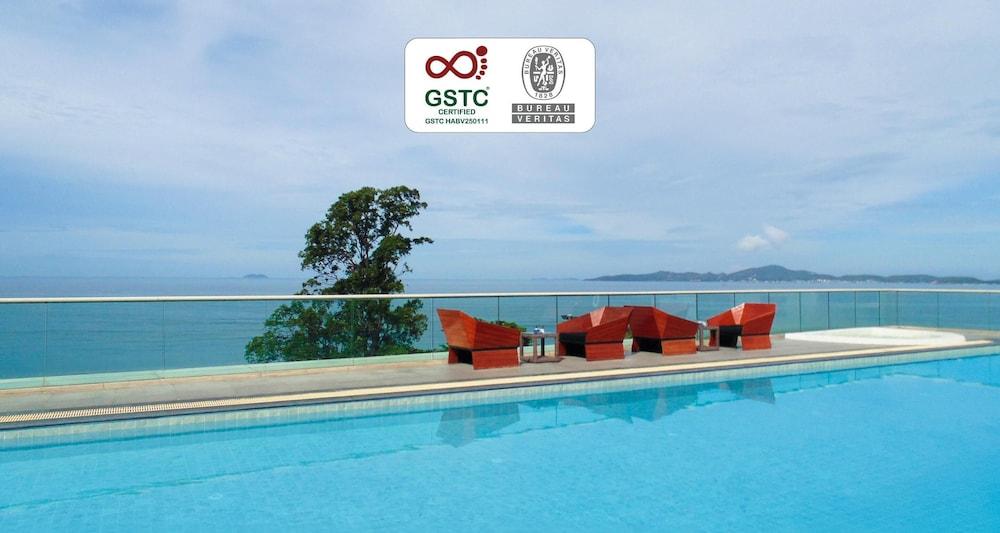 ذا سانكتواري ريزورت باتاي، بي دبليو سيجنيتشر كوليكشن