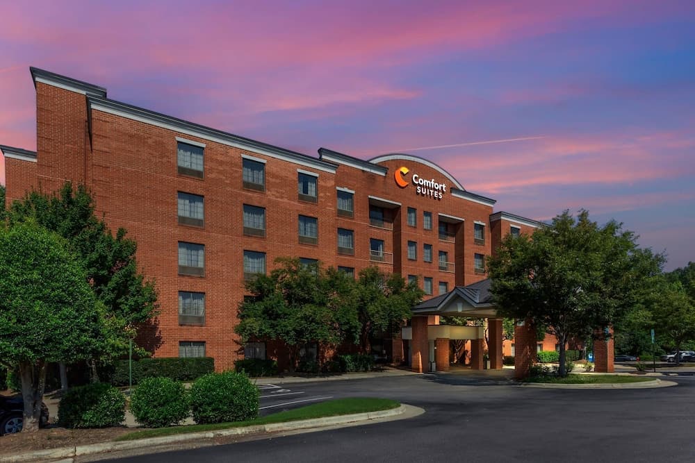 Comfort Suites Regency Park Exterior