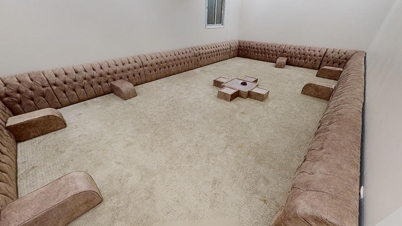 شاليه بتصميم مريح ومسبح | 1598 مجلس داخلي