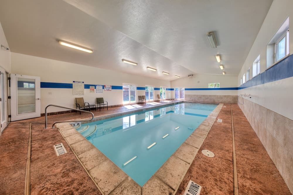 Cottonwoods 401 Indoor Pool