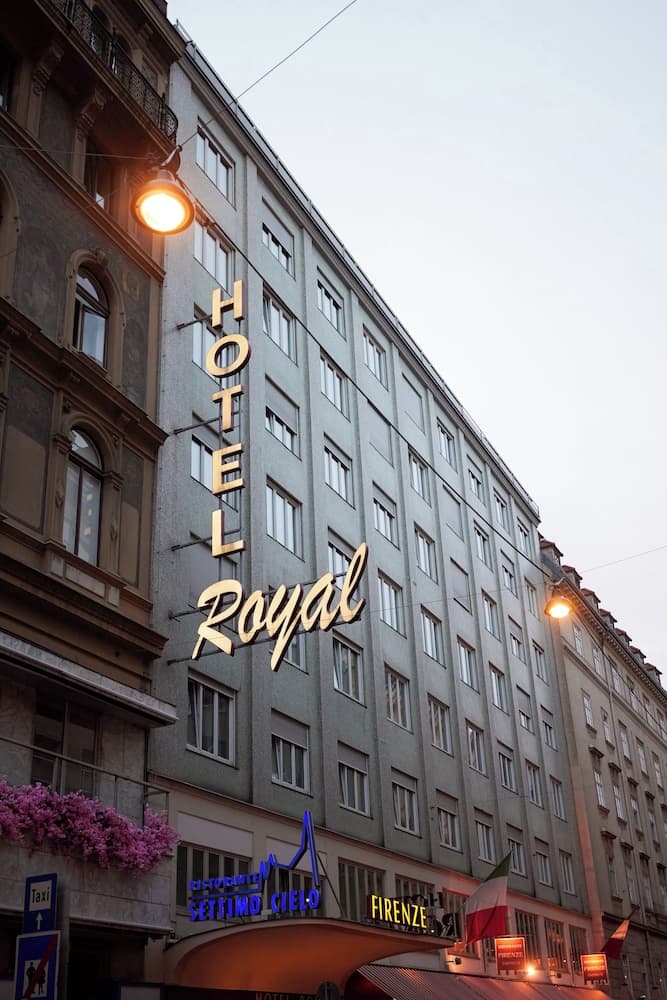 Hotel Royal Exterior