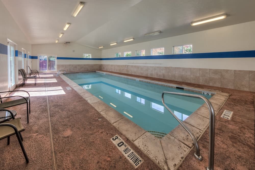 Cottonwoods 401 Indoor Pool