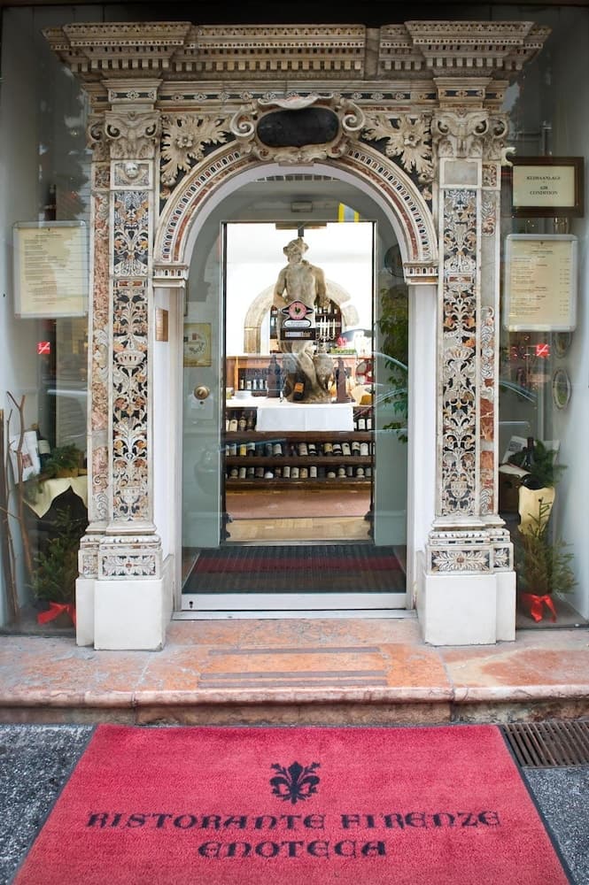 Hotel Royal Exterior