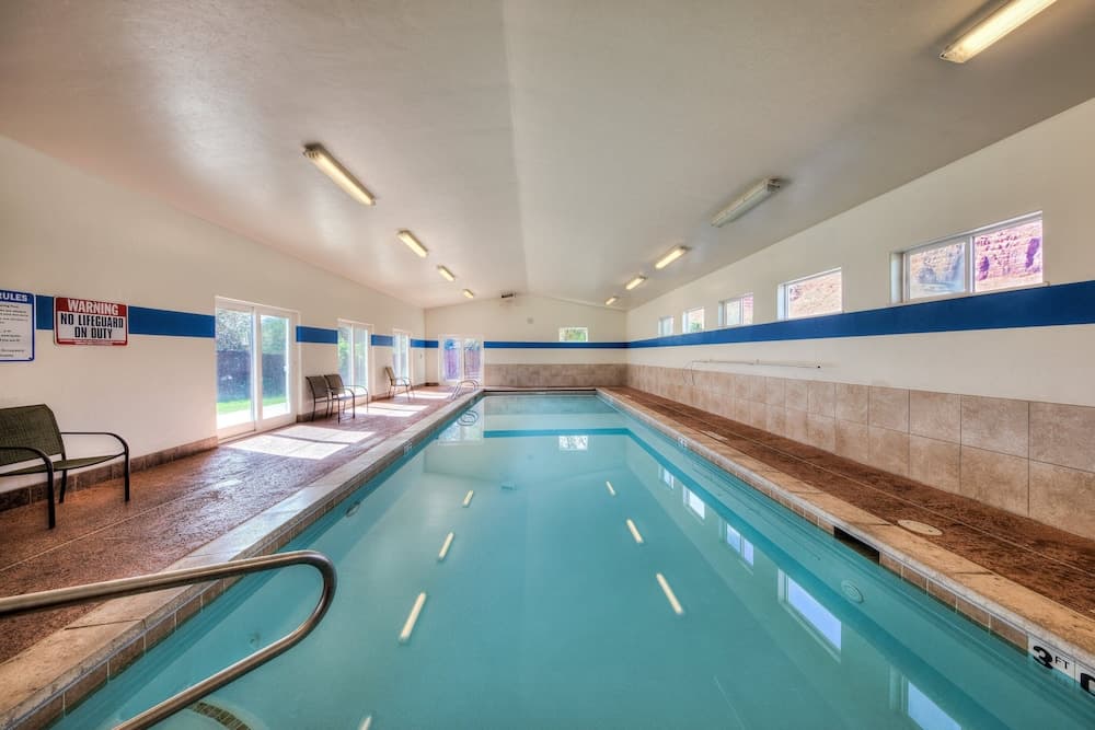 Cottonwoods 401 Indoor Pool