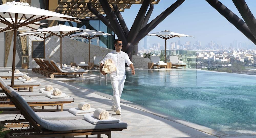 فندق فورسيزونز الكويت في برج الشايع - Outdoor Pool