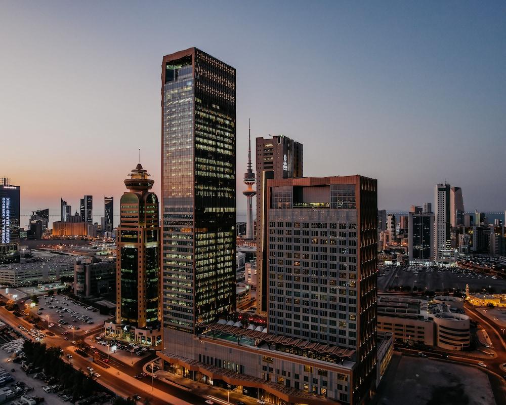 فندق فورسيزونز الكويت في برج الشايع - Exterior