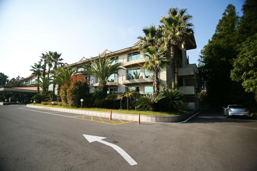 Lake Hills Resort Jeju - Front of Property