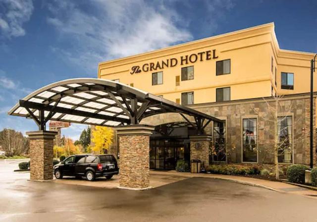 جراند هوتل آت بريدجبورت