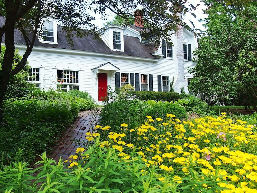 أدميرال بيري إن