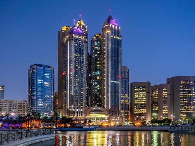 Sofitel Abu Dhabi Corniche Hotel( Including park access )