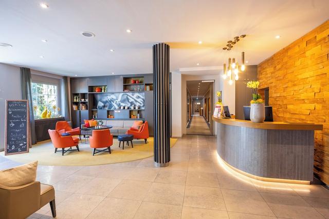 بارك هوتل هوهنفيلد مونستر