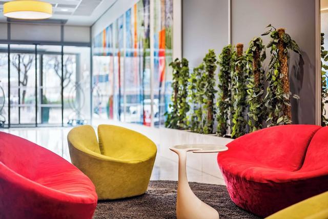 ليندنر هوتل براتيسلافا، بارت أوفيجي د ي باي هيات