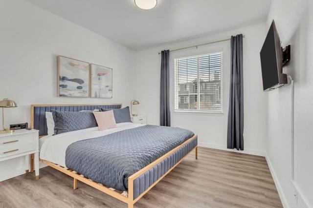 ريموديلد أبارت بول جيم - نير هي ل افبي لاجون