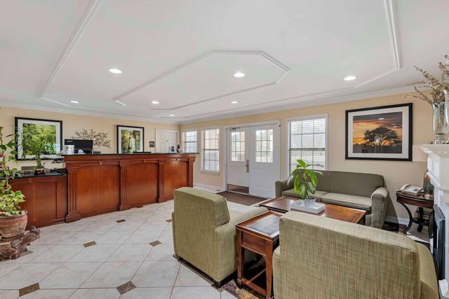 بست ويسترن باينيودز إن