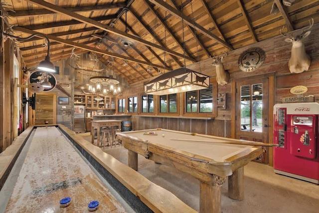 كوكو آت صن سيت فالي رانش