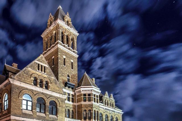 سيتي هول جراند هوتل