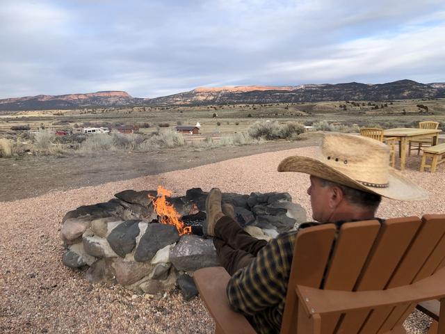 ذا ريفرسايد رانش آرفي بارك، موتل آند كامبغراوند