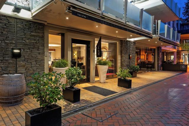 ذا سباير هوتل كوينزتاون