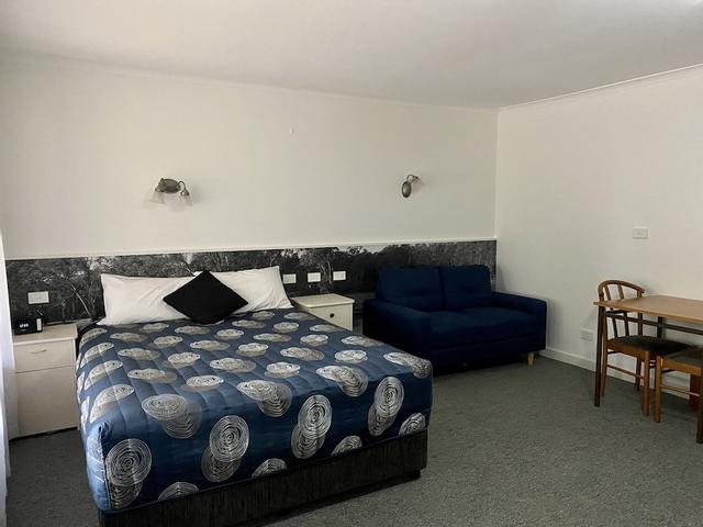 موتل وينجروف