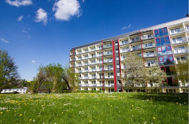 فاميلوتل أبارت هوتل أم رينستايج