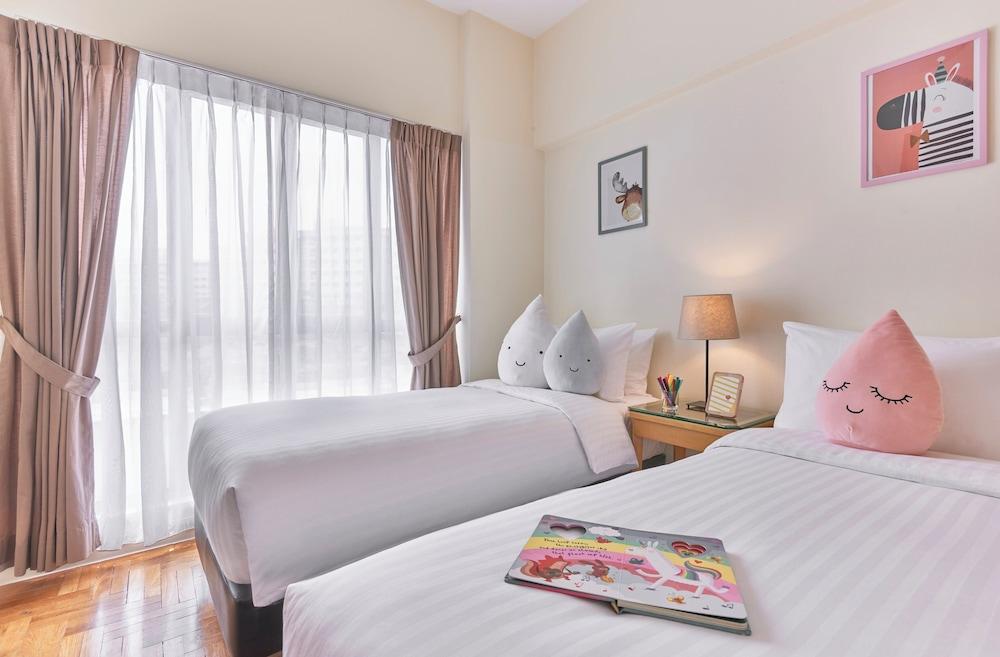 فيليدج ريزيدانس هوجانج