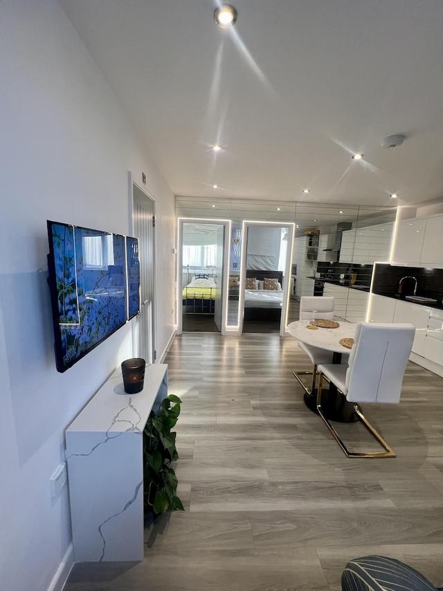 West London Star Aparthotel