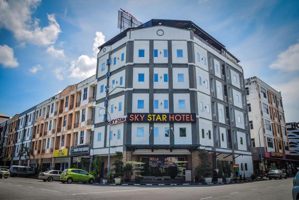 سكاي ستار هوتل آت كاي إل آي إيه كاي إل آي إيه 2