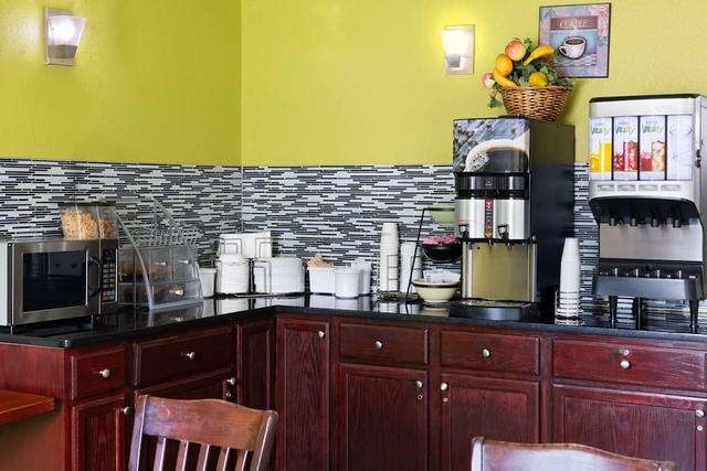 سوبر 8 باي ويندام ساوث بوسطن فيرجينيا