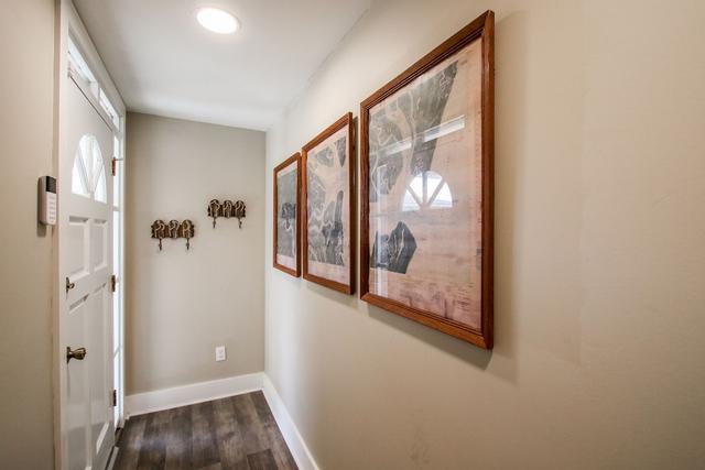 ديب ووتر دوك آند هوم أون ذي جا كوست