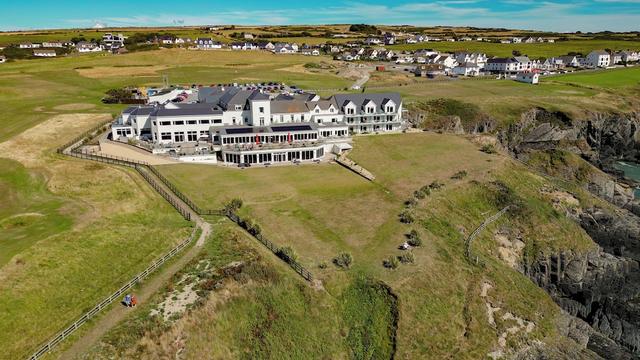 ذا كليف هوتل آند سبا