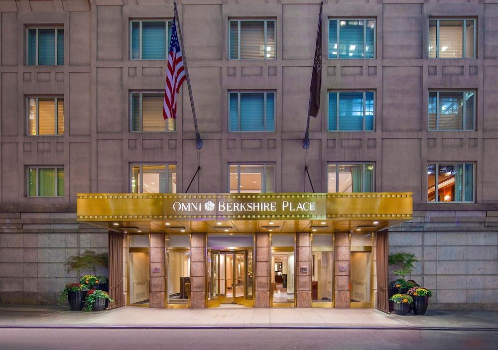 أومني بيركشاير بلاس