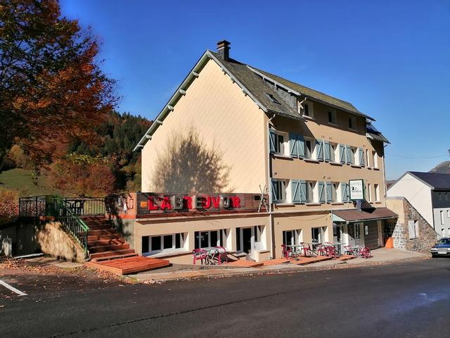 أوتل ليه موفلون