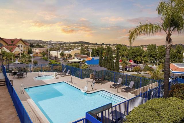 فيرفيلد إن سانتا كلاريتا فالينسيا