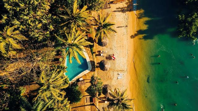 امبويني روينز آند جاردنز