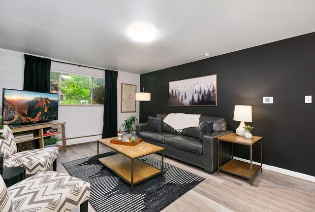 كافيار سويت، مودي ريتريت باي أولد تاون سكوير