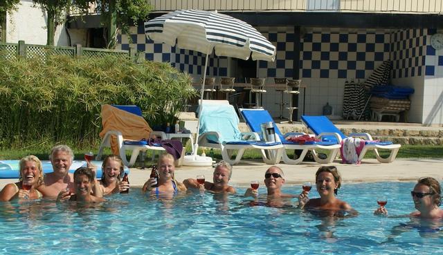 Beach Front Apartment Close to Centre of Side With all you Desire Sleeps up to 4