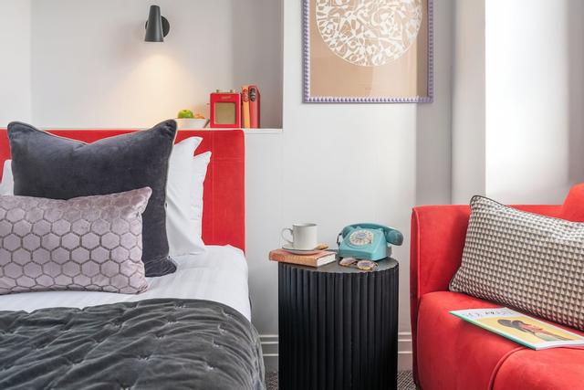 بيركلي سكوير هوتل