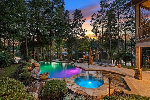 ليفين لارج ليك نورمان إيستايت دبل/س بول، دوكك، جيم روم آند سينيك فيوز