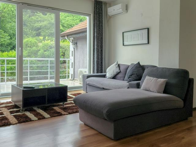 يايلي أبارت