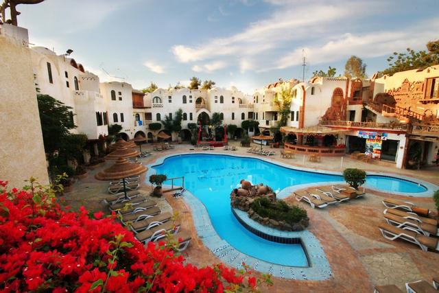 قرية قمر سينا المصرية