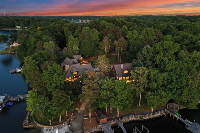 صن سيت شورز ريزورت باي أفانتستاي برايفت بيتش