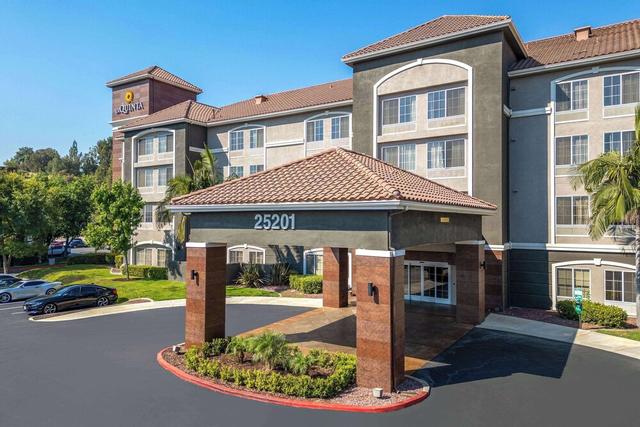 لا كينتا إن آند سويتس باي ويندام سانتا كلاريتا - فالنسيا