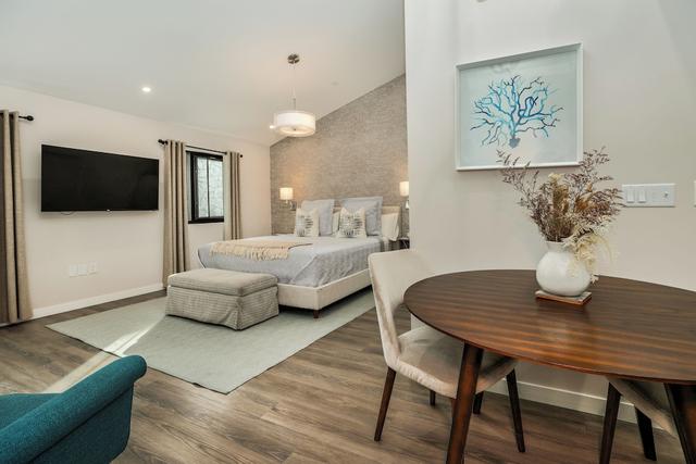 ذا لوفتس آت ذا ماركيت